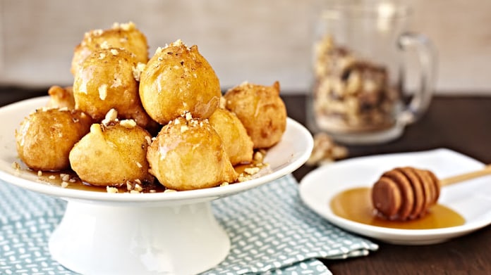 Loukoumades – krétské medové koblihy Loukoumades – krétské medové koblihy