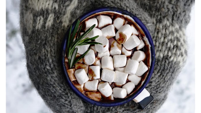 Horká čokoláda s mini maršmelouny Horká čokoláda s mini maršmelouny