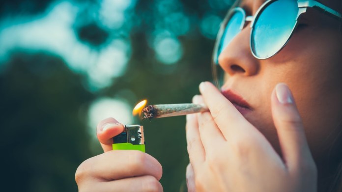 Nový druh trávy je ještě silnější než běžné THC 1 Nový druh trávy je ještě silnější než běžné THC 1