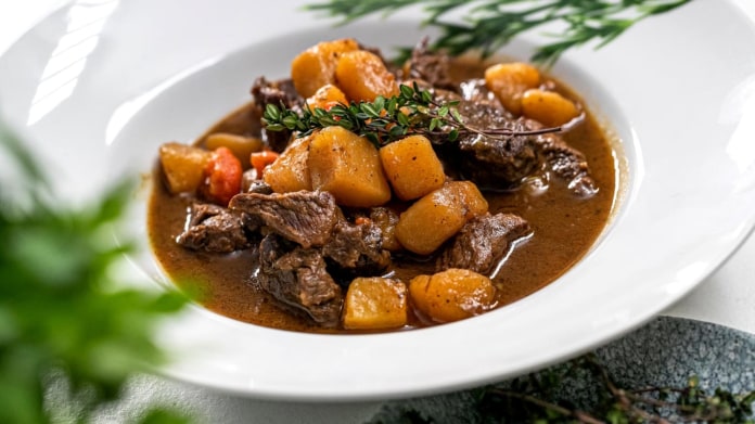Irish stew – Dušené skopové maso se zeleninou a bramborami Irish stew – Dušené skopové maso se zeleninou a bramborami