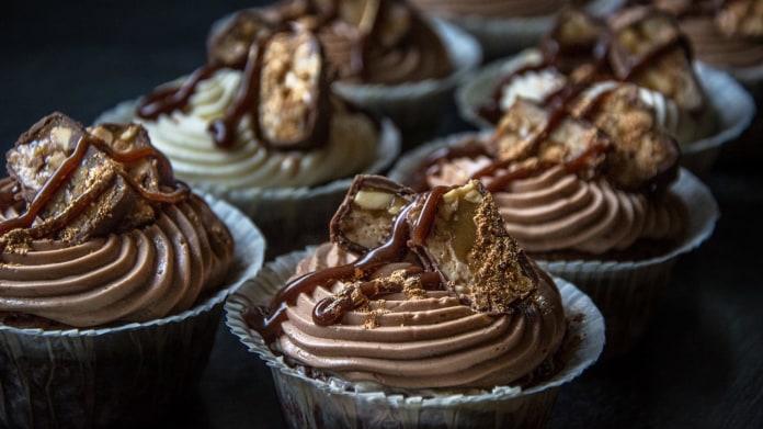 Brownie cupcakes ze slaného másla Brownie cupcakes ze slaného másla