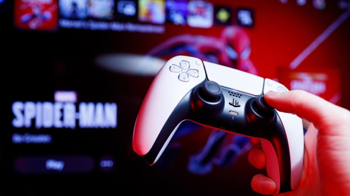 Dítě zničilo nový PlayStation 5 1 Dítě zničilo nový PlayStation 5 1
