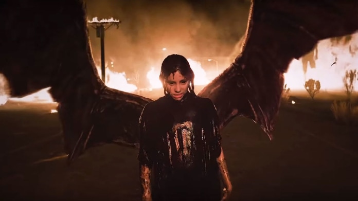Billie Eilish mění Satana ze Ježíše 1 Billie Eilish mění Satana ze Ježíše 1