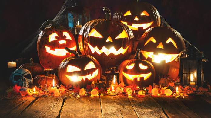 Halloween má kořeny v židovských oslavách. Halloween má kořeny v židovských oslavách.