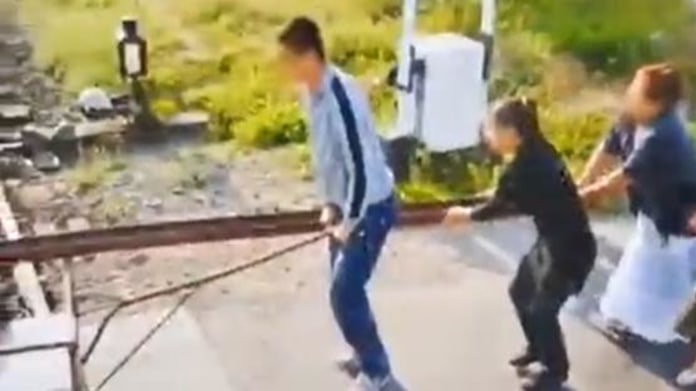 Zloději byli přistiženi při krádeži na Google Maps. Zloději byli přistiženi při krádeži na Google Maps.