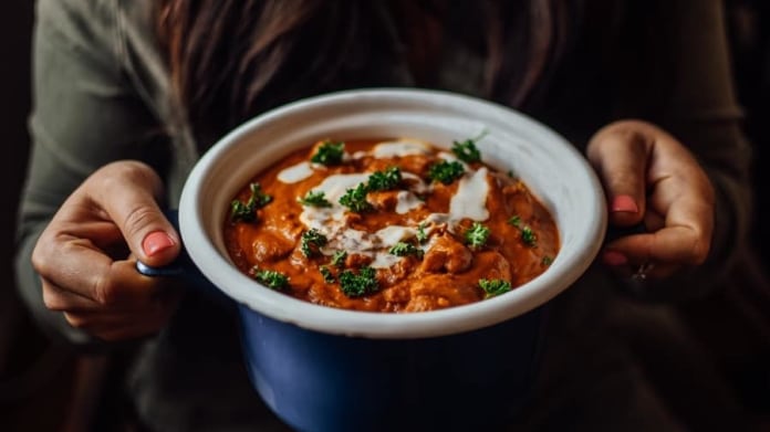 Butter chicken & raita Butter chicken & raita