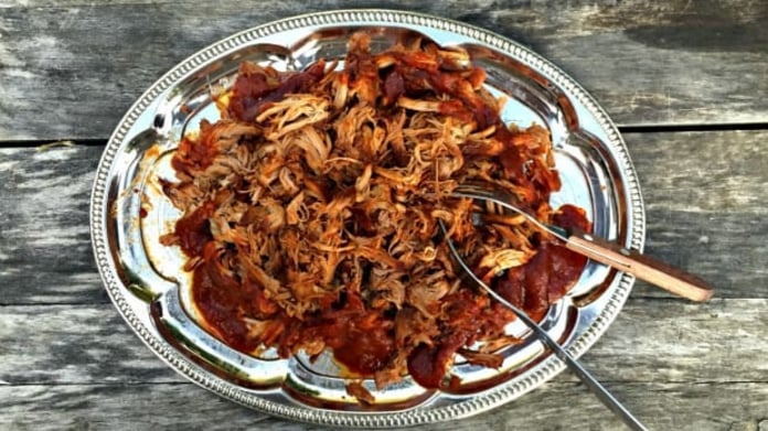 Fantastické trhané vepřové v domácí BBQ omáčce Fantastické trhané vepřové v domácí BBQ omáčce