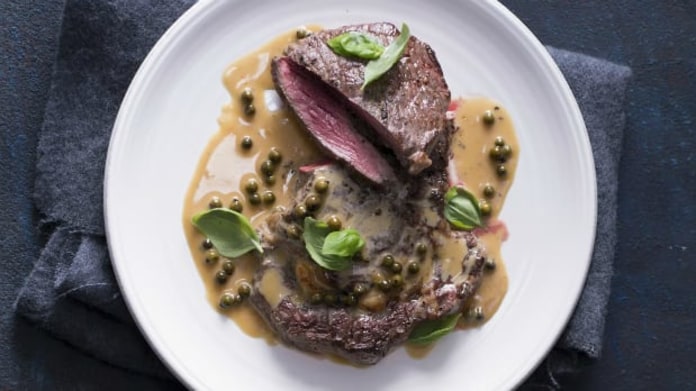 Tagliata s omáčkou ze zeleného pepře Tagliata s omáčkou ze zeleného pepře