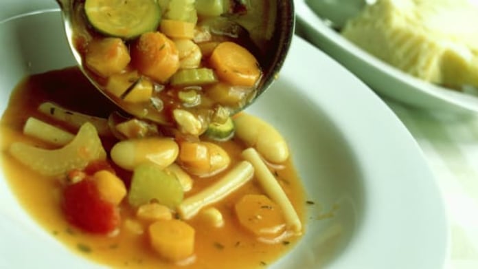 Minestrone s fazolemi Minestrone s fazolemi