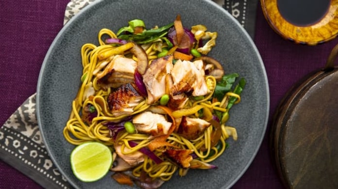 Asijský stir-fry s lososem Asijský stir-fry s lososem