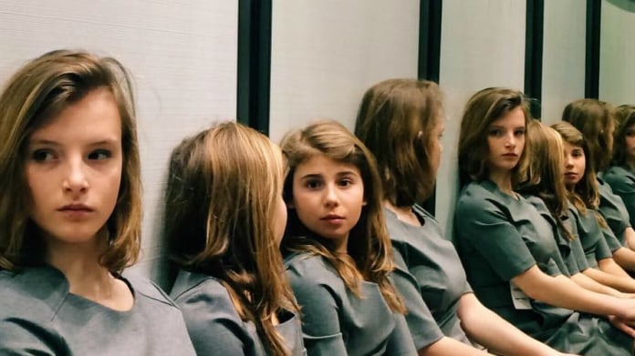 Kolik dívek je na fotce? Kolik dívek je na fotce?
