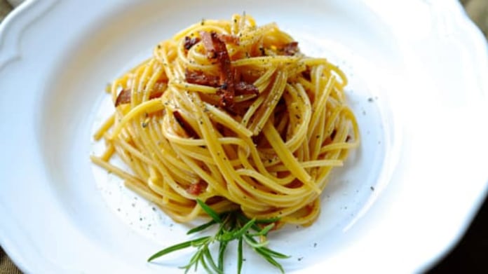 Spaghetti alla carbonara Spaghetti alla carbonara