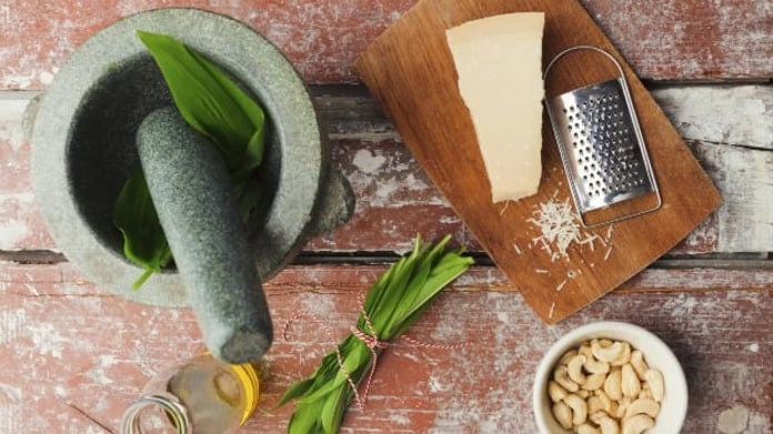 Pesto z medvědího česneku Pesto z medvědího česneku