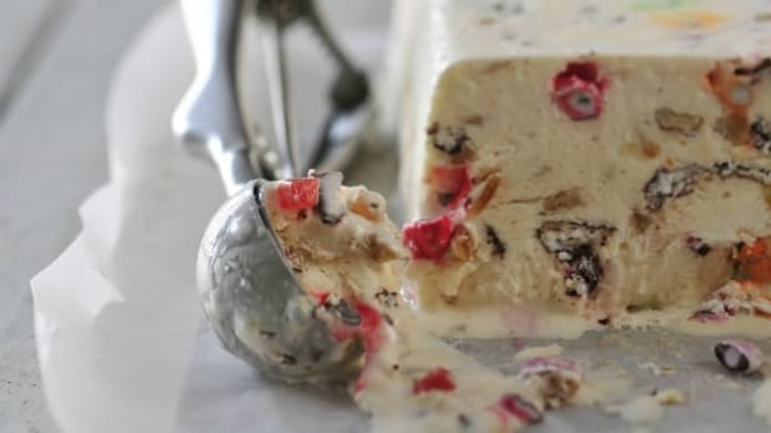 Semifreddo s lentilkami Semifreddo s lentilkami