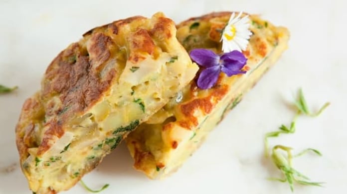 Bramborovo-petrželová španělská tortilla Bramborovo-petrželová španělská tortilla