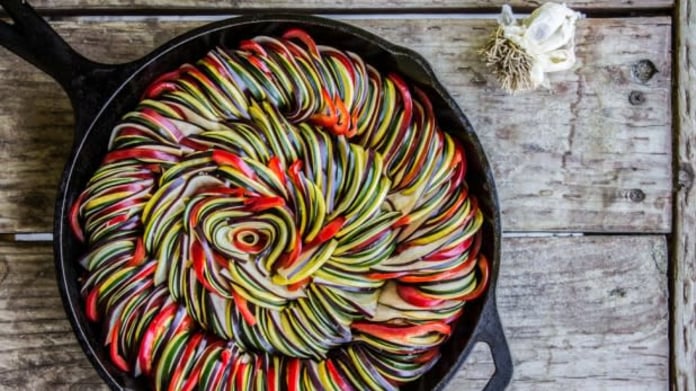 Zapečené ratatouille s česnekem Zapečené ratatouille s česnekem