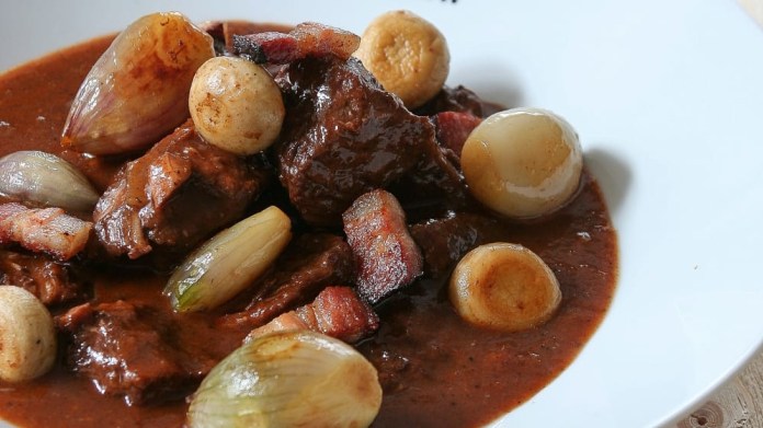 Hovězí po burgundsku – „Boeuf bourguignon“ Hovězí po burgundsku – „Boeuf bourguignon“