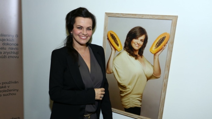 Marta Jandová s papáyou Marta Jandová s papáyou