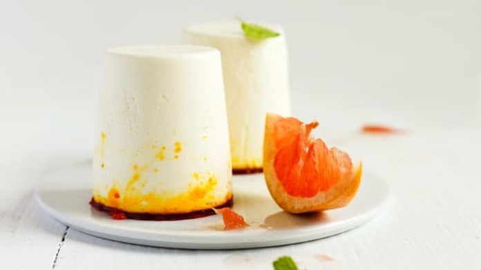 Vanilková panna cotta s Campari želé Vanilková panna cotta s Campari želé