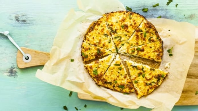 Pizza placka z květáku Pizza placka z květáku