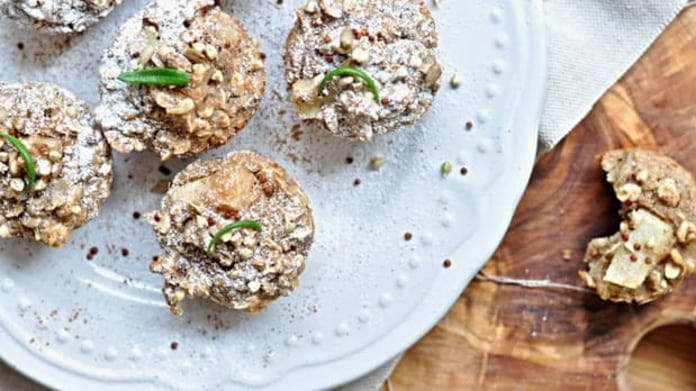 Muffiny z ovesných vloček a hrušky Muffiny z ovesných vloček a hrušky