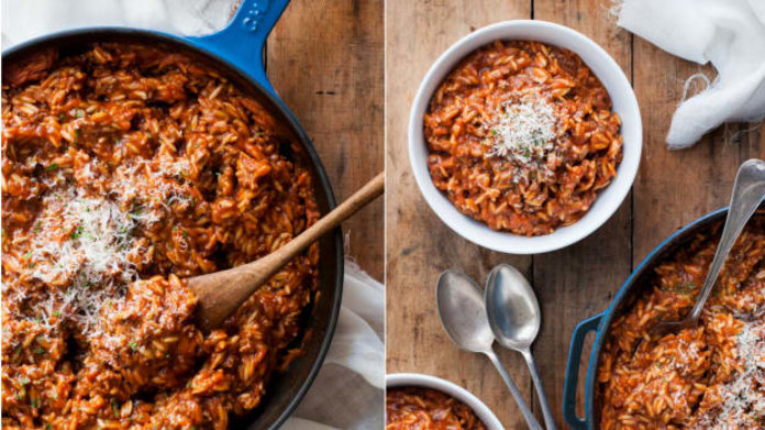 Orzo pilaf s boloňskou omáčkou Orzo pilaf s boloňskou omáčkou