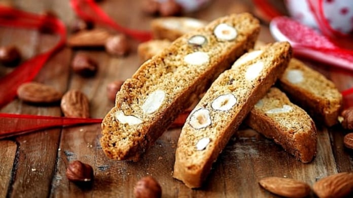 Biscotti – sušenky s ořechy Biscotti – sušenky s ořechy