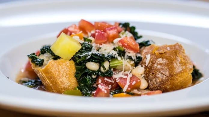 Polévka ribollita Polévka ribollita
