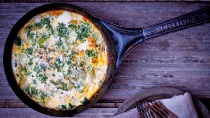 Špenátová frittata s mozzarellou Špenátová frittata s mozzarellou