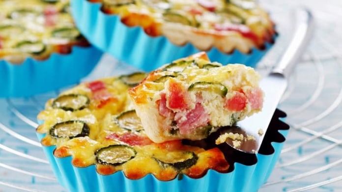 Miniquiche se šunkou a cuketou Miniquiche se šunkou a cuketou