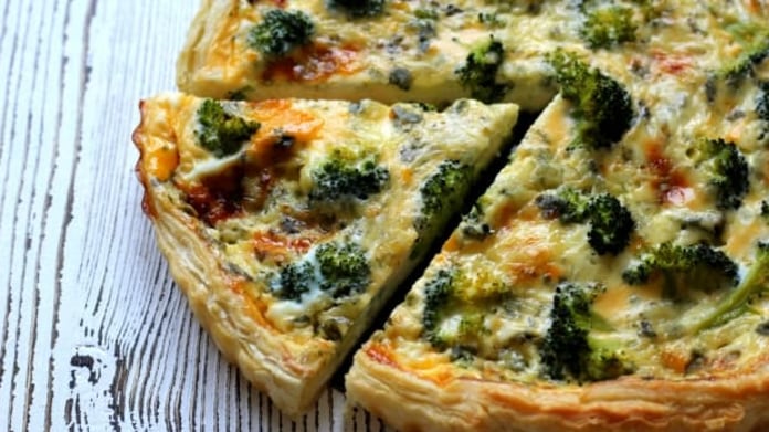 Quiche s modrým sýrem a brokolicí Quiche s modrým sýrem a brokolicí