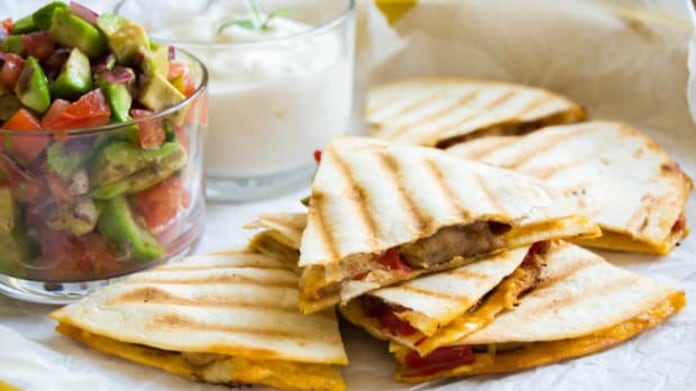 Kuřecí quesadillas a pico de gallo Kuřecí quesadillas a pico de gallo