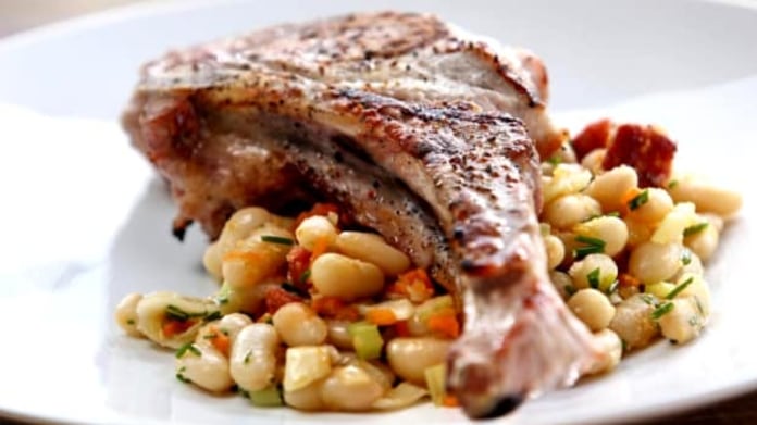 Vepřová kotleta s cassoulet Vepřová kotleta s cassoulet