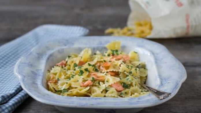 Farfalle al salmone Farfalle al salmone