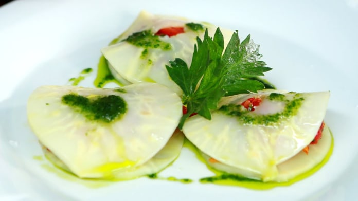 Celerové ravioli plněné pečenou paprikou Celerové ravioli plněné pečenou paprikou