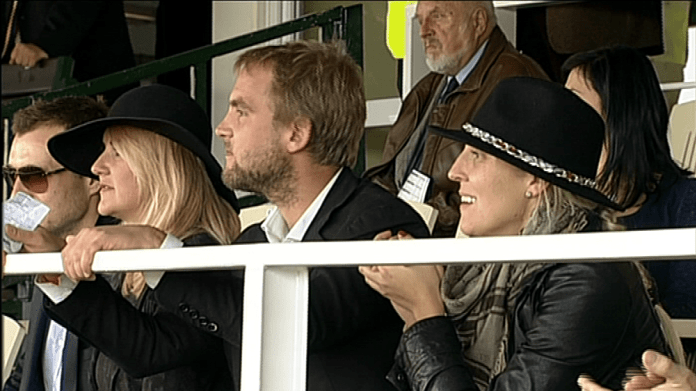 Video VIP zprávy: Velká pardubická, tradice, kterou by měl asi sledovat každý Video VIP zprávy: Velká pardubická, tradice, kterou by měl asi sledovat každý
