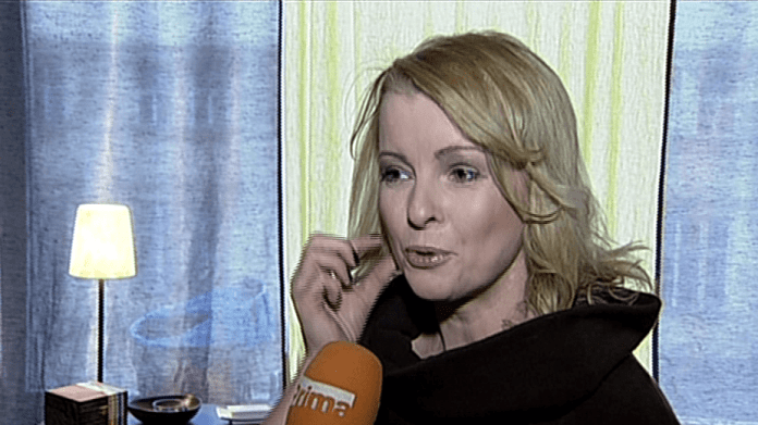 Video VIP zprávy: Iveta Bartošová pracuje na svém vzhledu - místo tří chybějících zubů teď bude mít nové a zase krásný úsměv Video VIP zprávy: Iveta Bartošová pracuje na svém vzhledu - místo tří chybějících zubů teď bude mít nové a zase krásný úsměv