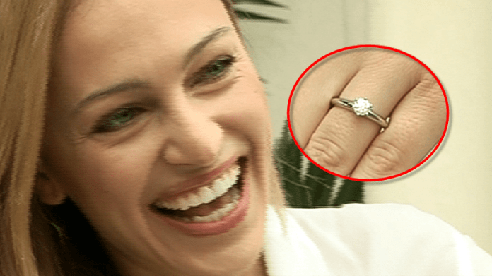 Video VIP zprávy: Renata Langmannová se zasnoubila - na několikátý pokus! Video VIP zprávy: Renata Langmannová se zasnoubila - na několikátý pokus!
