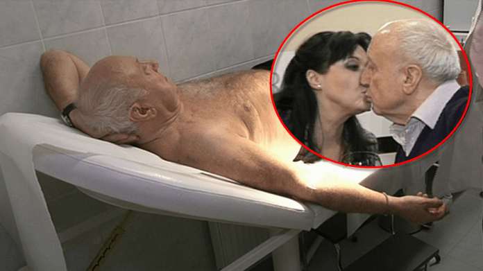 Video VIP zprávy: Felix Slováček skončil na kapačkách. A poslal na ně i svou ženu Dádu Patrasovou! Video VIP zprávy: Felix Slováček skončil na kapačkách. A poslal na ně i svou ženu Dádu Patrasovou!