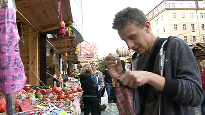 Video VIP zprávy: Kouzelník Richard Nedvěd to roztáčel na velikonočním tržišti. Podívejte se! Video VIP zprávy: Kouzelník Richard Nedvěd to roztáčel na velikonočním tržišti. Podívejte se!