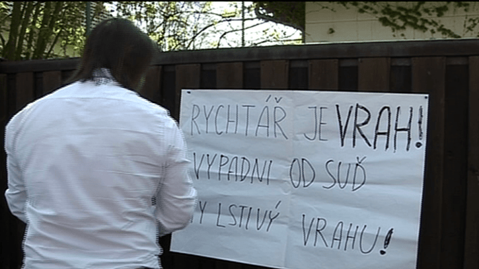 Video VIP zprávy: Kdykoli Macura nebo Rychtář něco udělají, pozvou si k tomu dopředu média, aby měli co největší publicitu Video VIP zprávy: Kdykoli Macura nebo Rychtář něco udělají, pozvou si k tomu dopředu média, aby měli co největší publicitu
