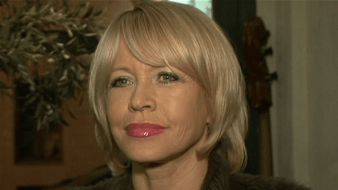 Video VIP zprávy: Jana Švandová o víkendu bourala. Dodnes je v péči lékařů Video VIP zprávy: Jana Švandová o víkendu bourala. Dodnes je v péči lékařů