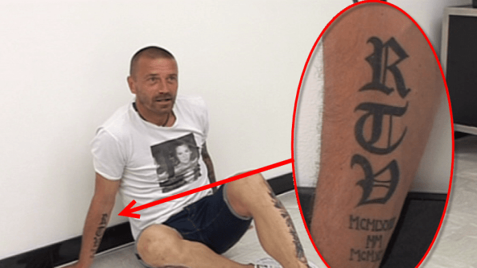 Video VIP zprávy: Tomáše Řepku teď čeká bolestivé odstraňování jeho kérky na ruce. Hádejte, co znamená? Video VIP zprávy: Tomáše Řepku teď čeká bolestivé odstraňování jeho kérky na ruce. Hádejte, co znamená?