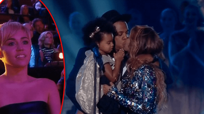 Nfa předávání Cen hudební stanice MTV bylo i letos pořádně veselo Nfa předávání Cen hudební stanice MTV bylo i letos pořádně veselo