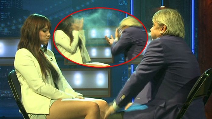 Video VIP zprávy: Ewa Farna si účinkování v talkshow TGM opravdu užila. Tohle fakt od Suchoše nečekala! Video VIP zprávy: Ewa Farna si účinkování v talkshow TGM opravdu užila. Tohle fakt od Suchoše nečekala!
