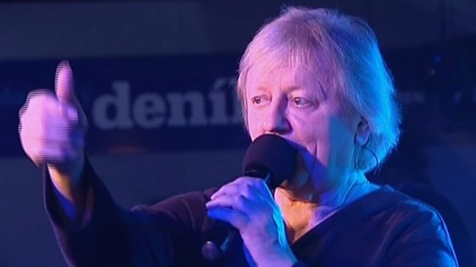 Video VIP zprávy: Václava Neckáře i jeho bratra během moravského koncertu někdo okradl Video VIP zprávy: Václava Neckáře i jeho bratra během moravského koncertu někdo okradl