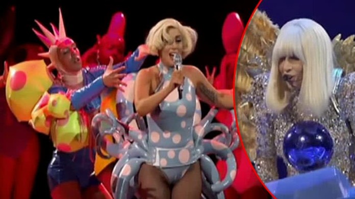 Video VIP zprávy: Lady Gaga vystřídala při svém pražském koncertu spoustu crazy kostýmů Video VIP zprávy: Lady Gaga vystřídala při svém pražském koncertu spoustu crazy kostýmů