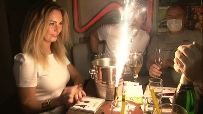 Video VIP zprávy: Duo Verona je spolu už dlouhých 12 let. Tak to museli taky pořádně oslavit! Video VIP zprávy: Duo Verona je spolu už dlouhých 12 let. Tak to museli taky pořádně oslavit!