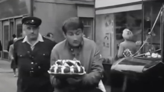 Video VIP zprávy: Pavel Landovský byl nejen výborný herec, ale také disident a signatář Charty 77 Video VIP zprávy: Pavel Landovský byl nejen výborný herec, ale také disident a signatář Charty 77