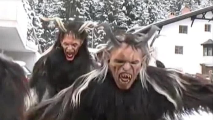 Video Divácké zprávy: Krampusové v akci budí hrůzu Video Divácké zprávy: Krampusové v akci budí hrůzu